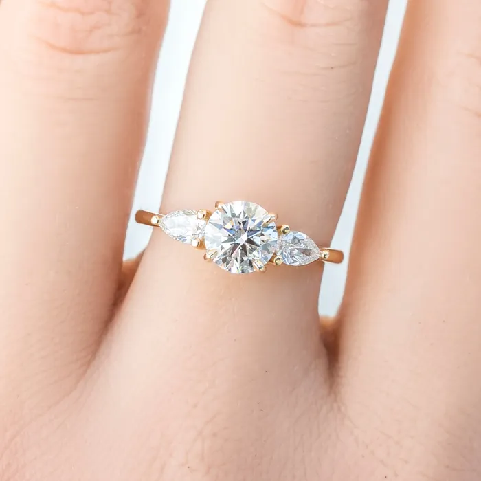 Rings Envero Jewelry Olivia Ring Round Brilliant Cut Diamond