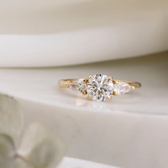 Rings Envero Jewelry Olivia Ring Round Brilliant Cut Diamond