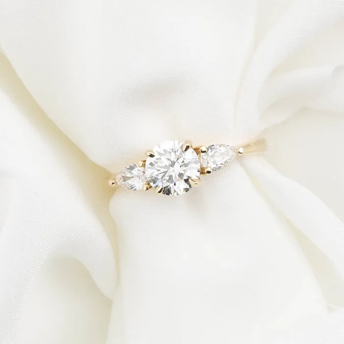 Rings Envero Jewelry Olivia Ring Round Brilliant Cut Diamond